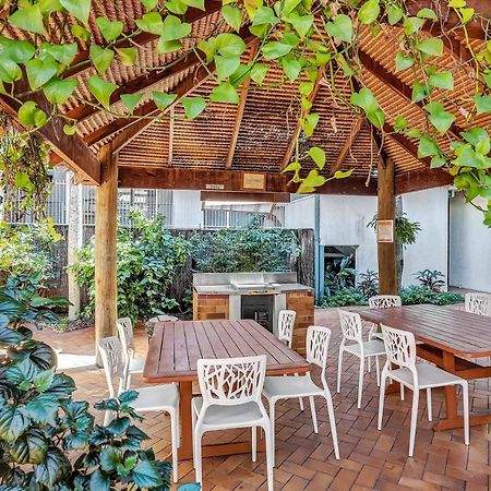 Coral Tree Inn Cairns Exterior photo