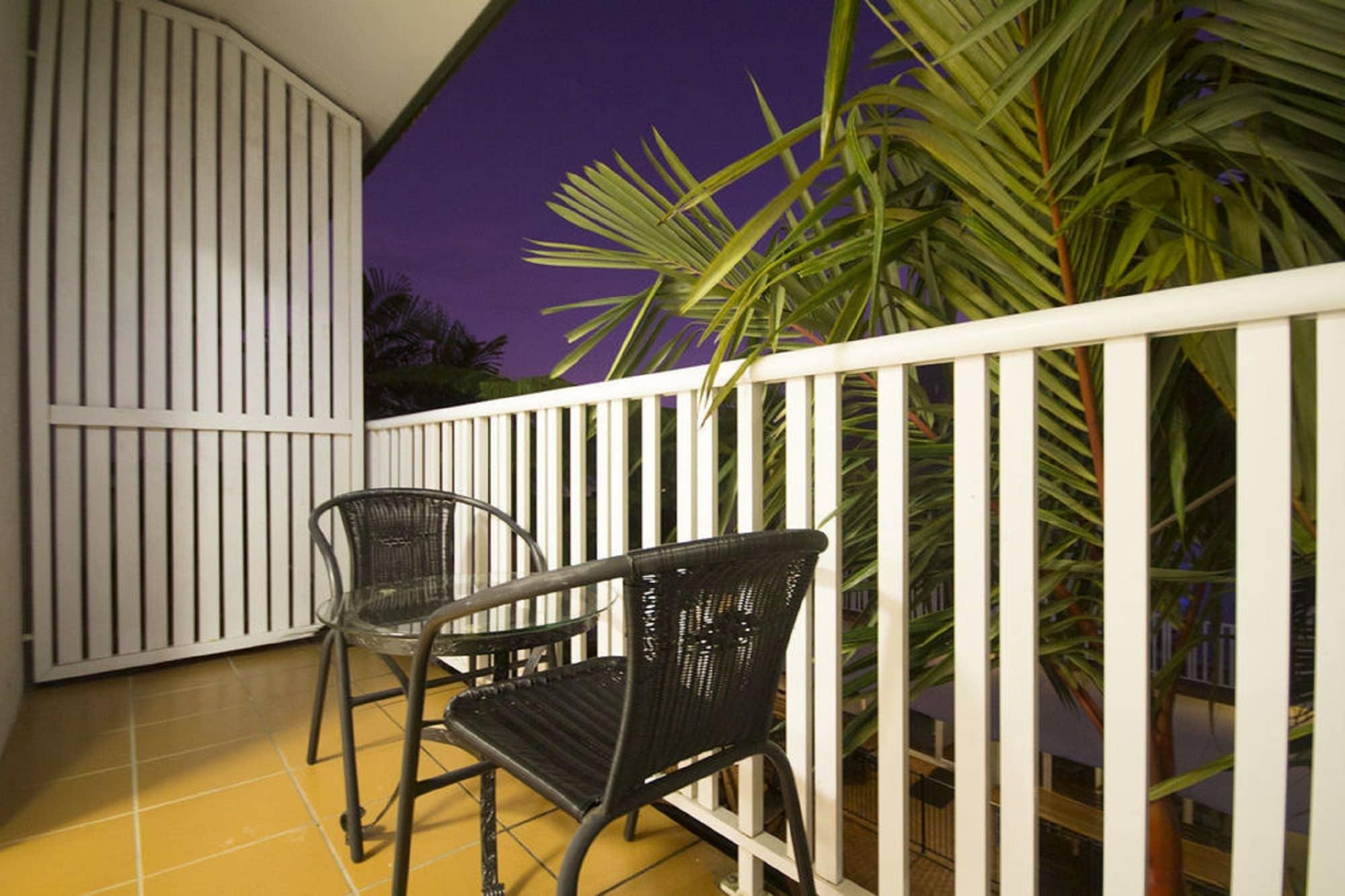 Coral Tree Inn Cairns Exterior photo